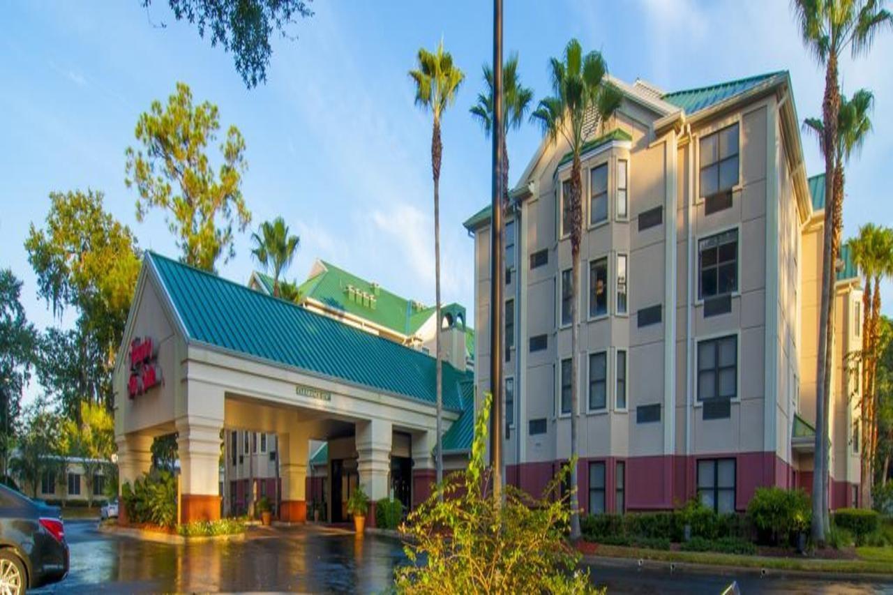 Hampton Inn & Suites Tampa-North Exterior photo