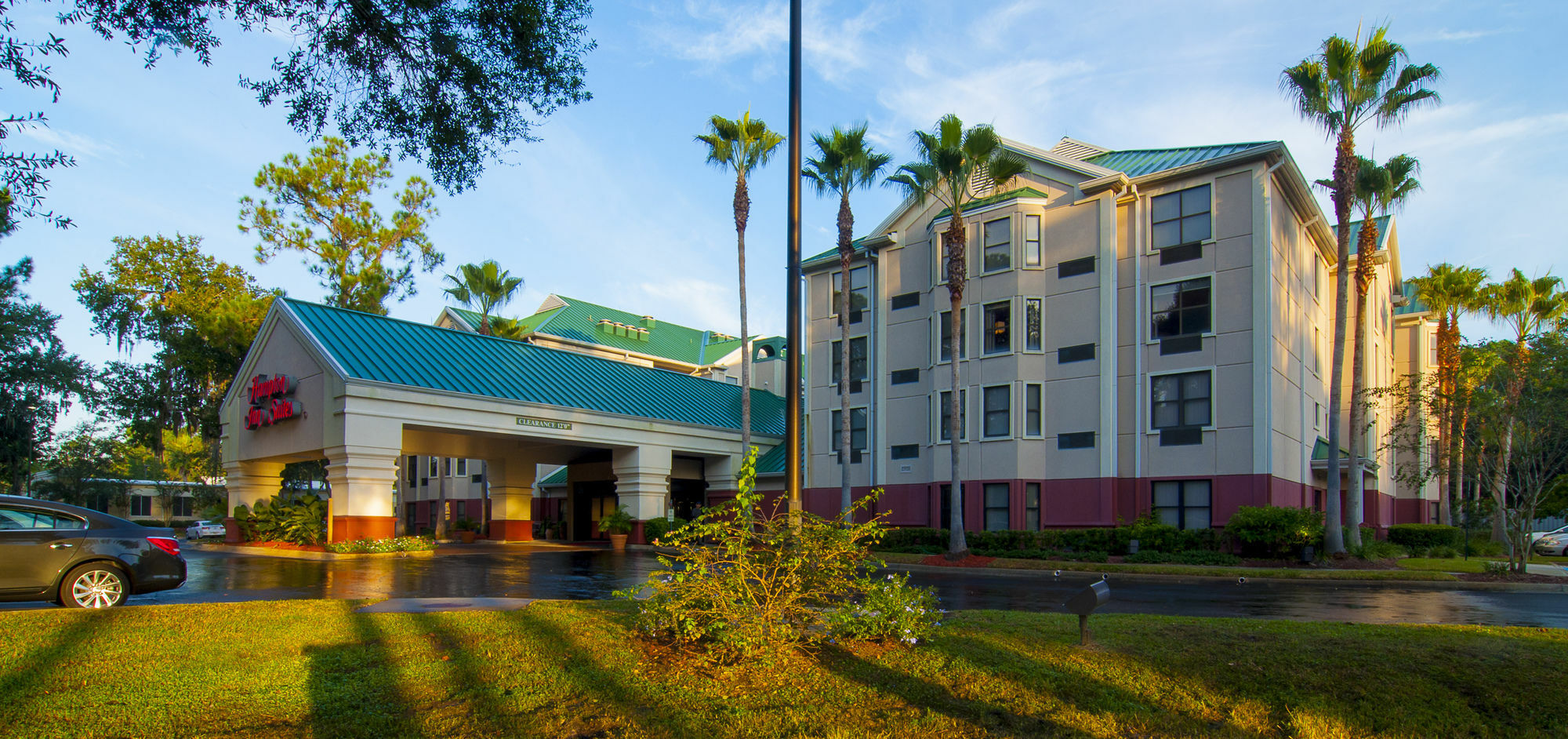 Hampton Inn & Suites Tampa-North Exterior photo